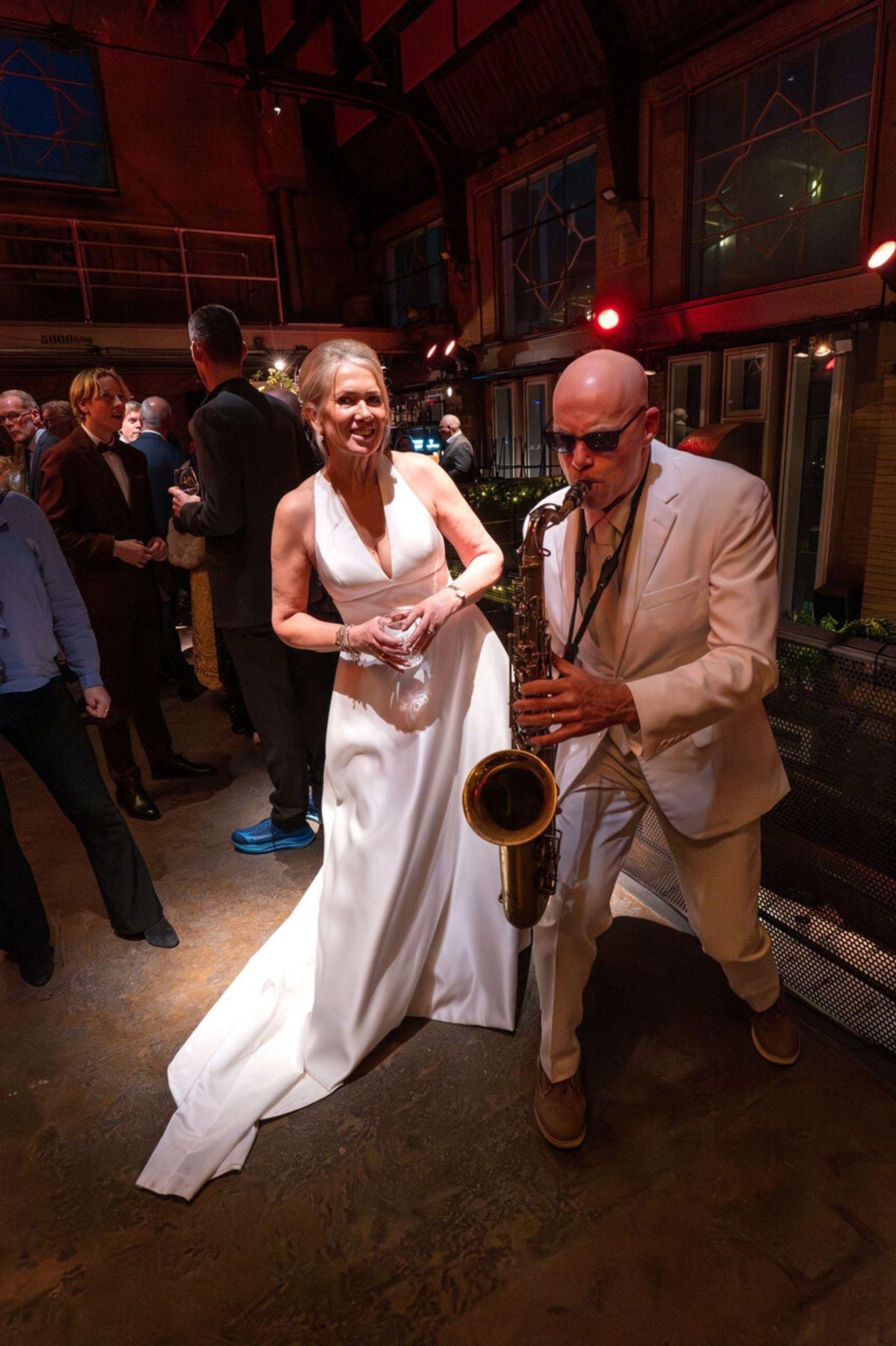 Tal Saxophone, foto 2