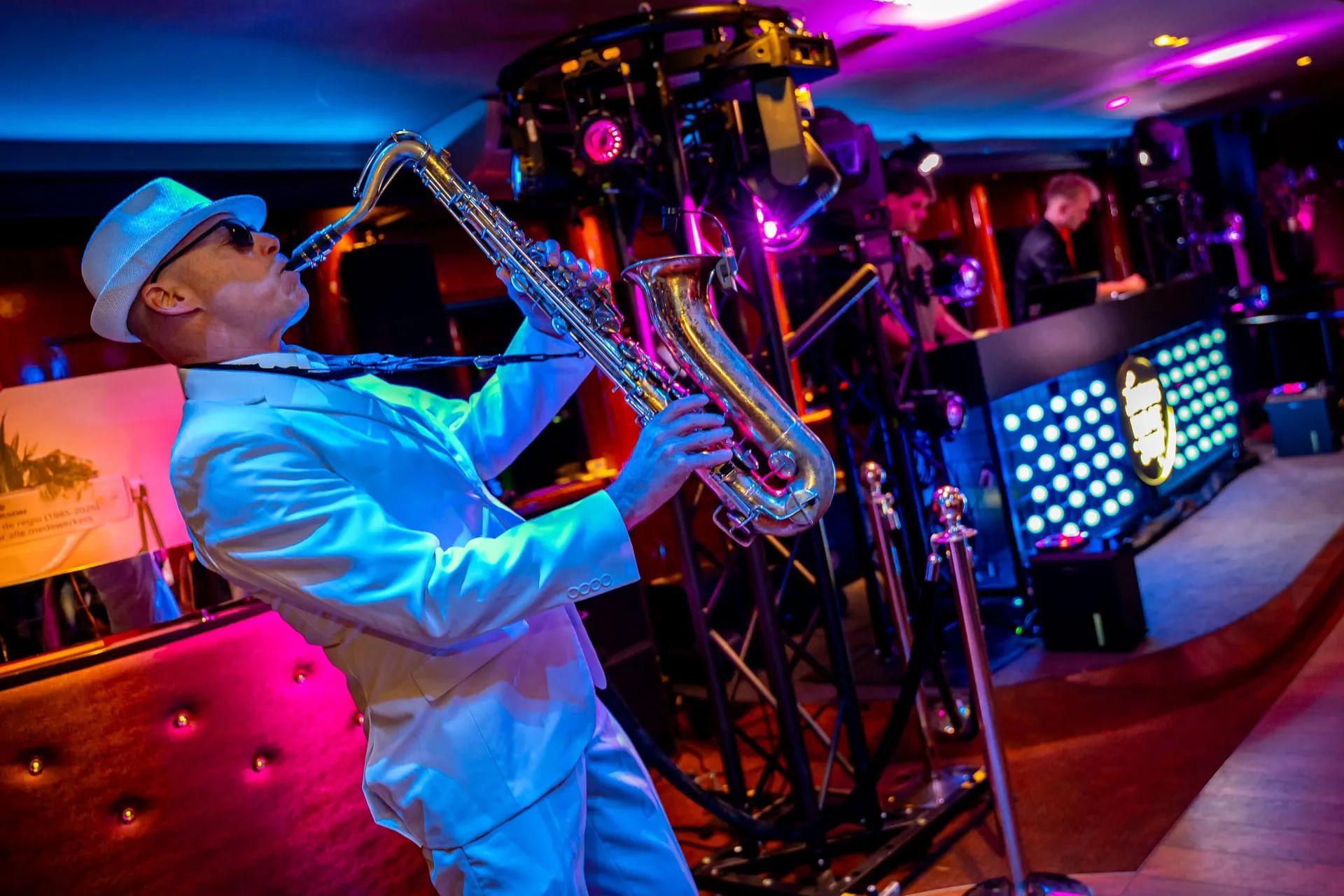 Tal Saxophone