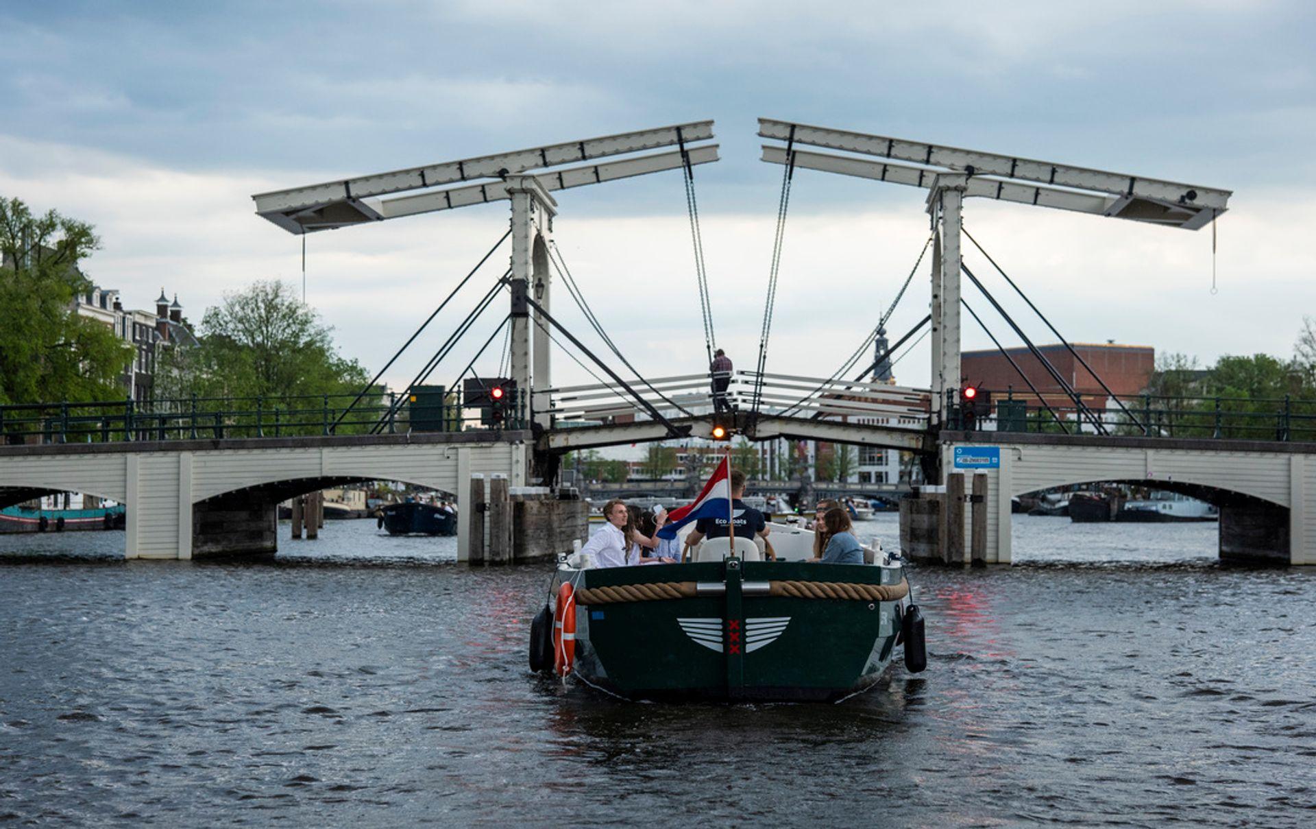 Beers en Bites boot (prive sloep met schipper)