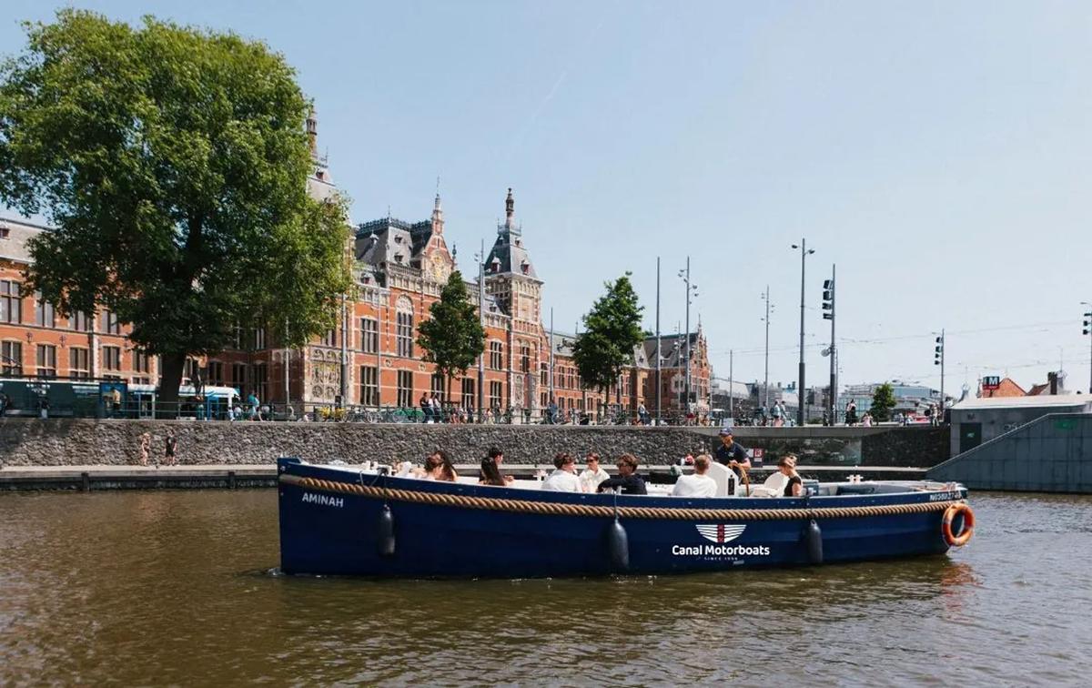 Canal Motorboats · Klassieke rondvaartboot