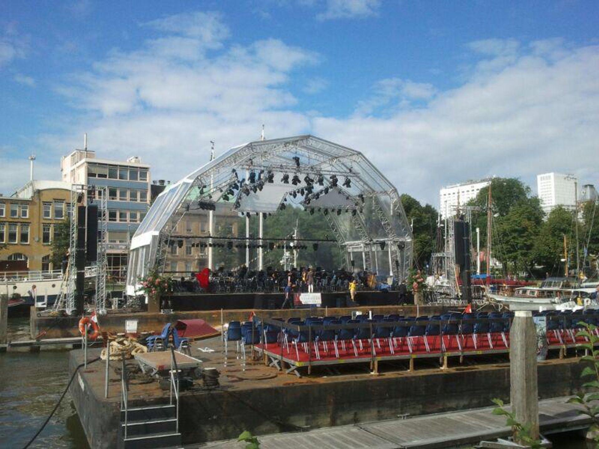 Frontstage, foto 2