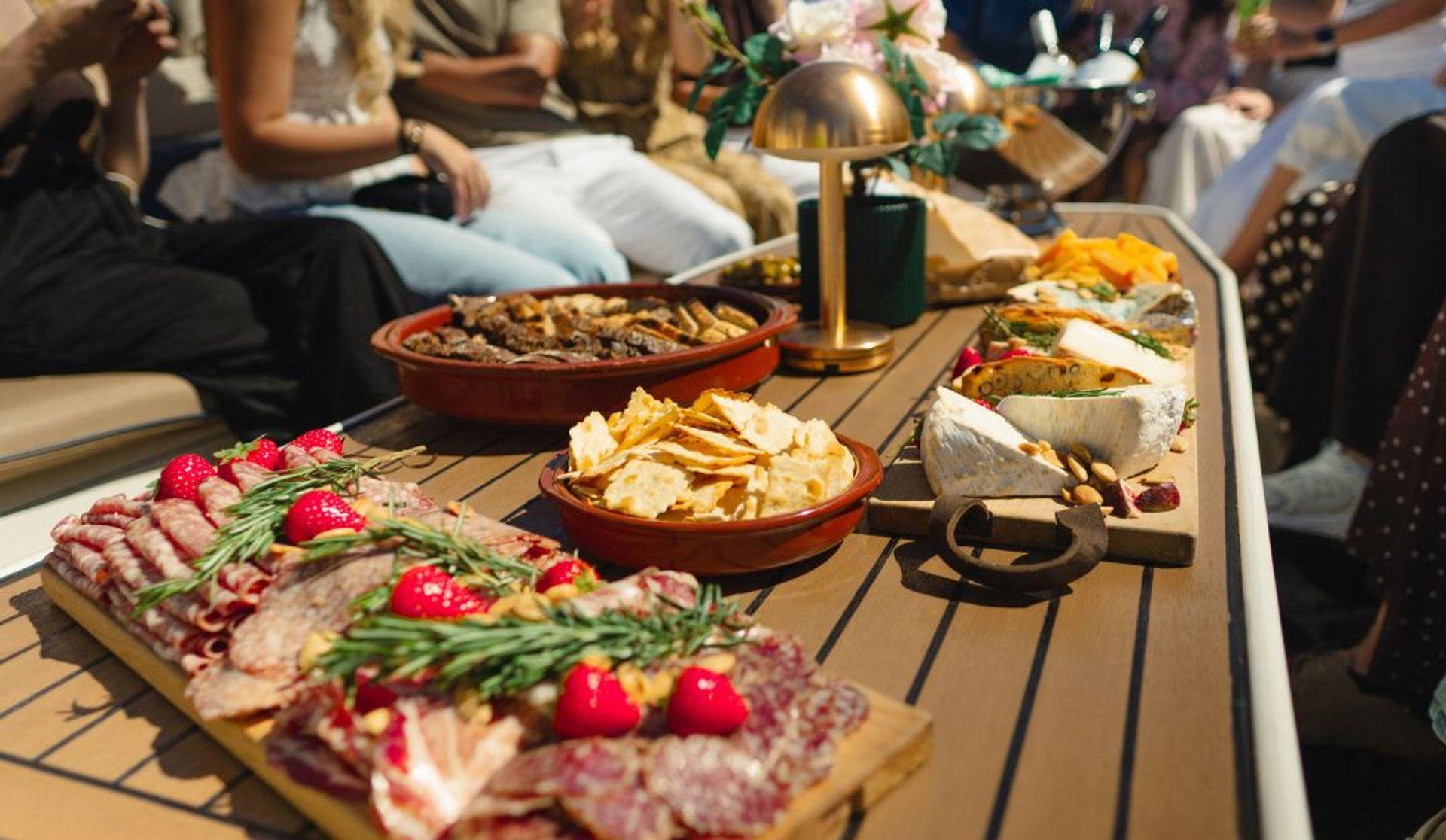 Tapas en Drinks boot (prive sloep met schipper), foto 3