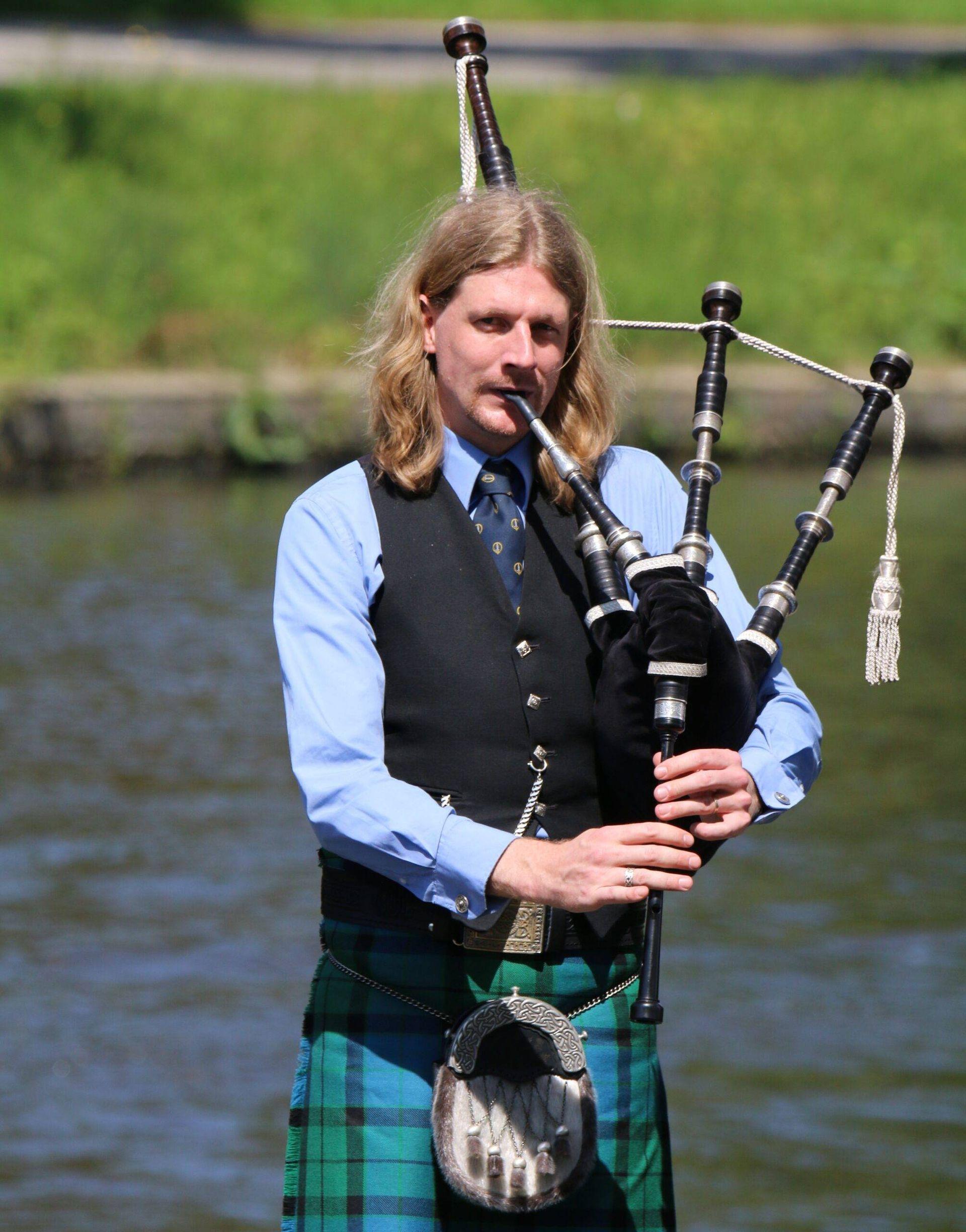 MacKay Bagpipe Services