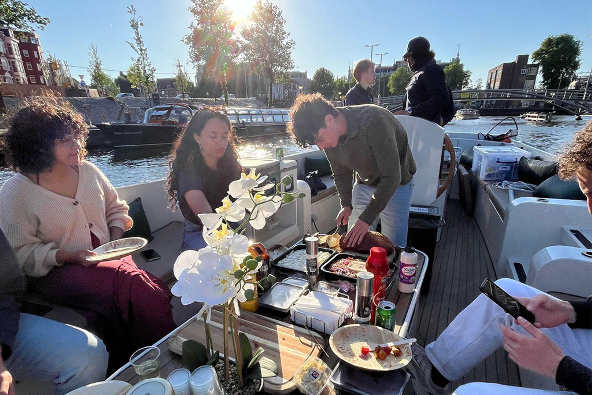 BBQ en Drinks boot (prive sloep met schipper), foto 2