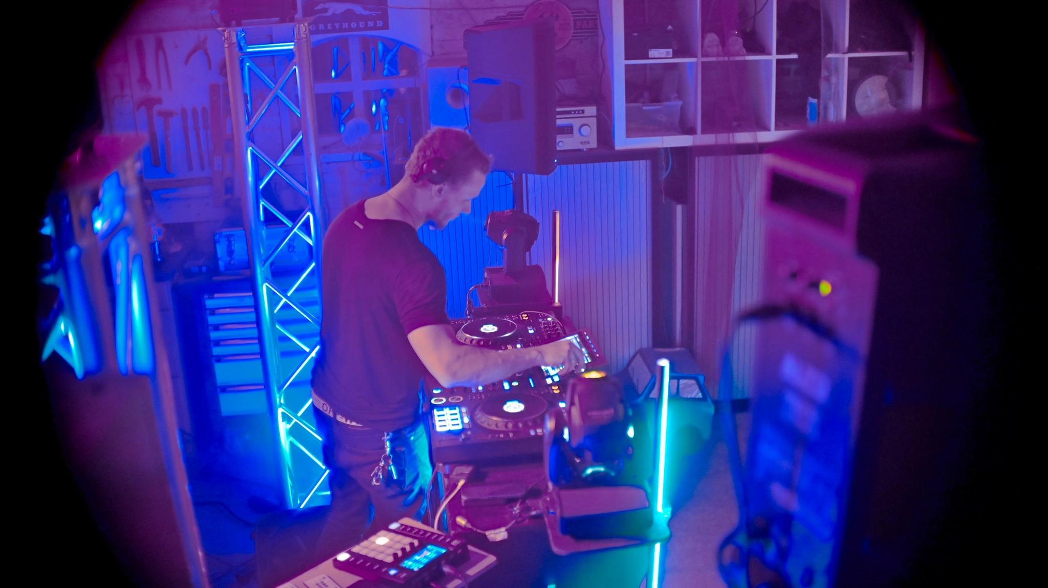 DJ Tonicity – Allround DJ voor clubs, festivals, corporate events, en diverse allround club sound settings., foto 9