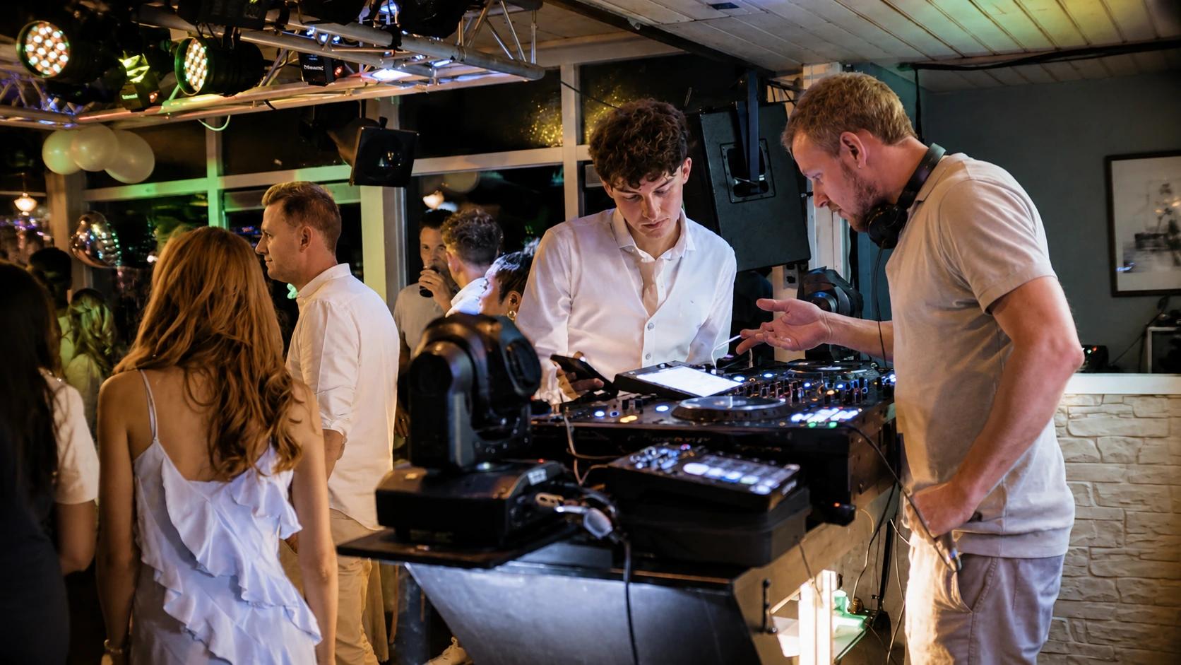 DJ Tonicity – Allround Club DJ voor Bruiloft , corporate events, festivals en diverse allround club-energy settings., foto 15